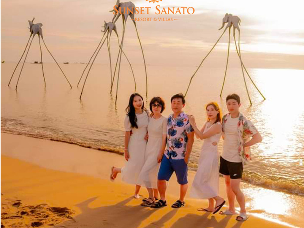 chụp ảnh hoàng hôn bãi biển check in Sunset Sanato Resort & Villas Phú Quốc