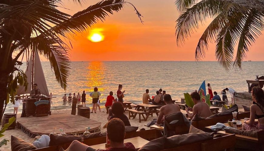 Sunset Beach Bar Check-in toạ độ hoàng hôn chill nhất Phú Quốc